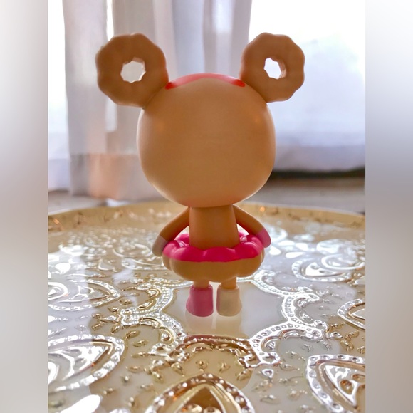 TOKIDOKI Donutella & Friends Cruller Donut Girl Small Collectible Vinyl Figure - Picture 6 of 6